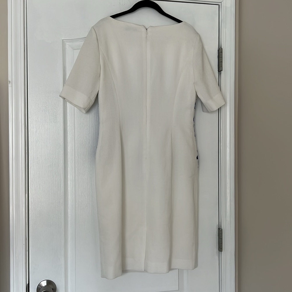 Beautiful Dress - Picture 3 of 4